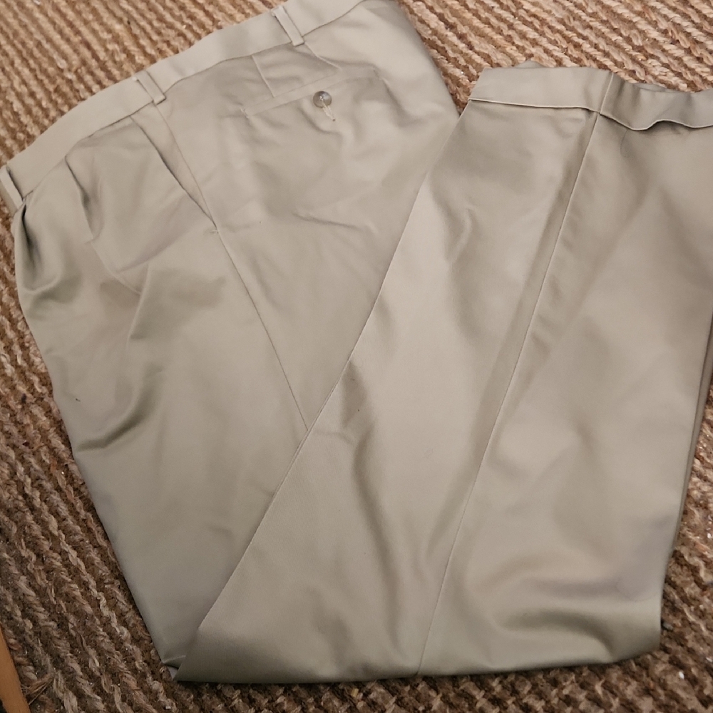 Dockers Men's Light Gray Dress Pants